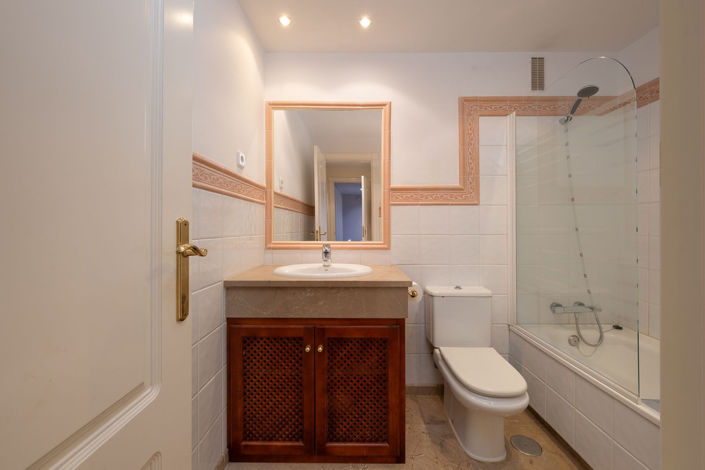 Image No.18-2 Bed Apartment for sale