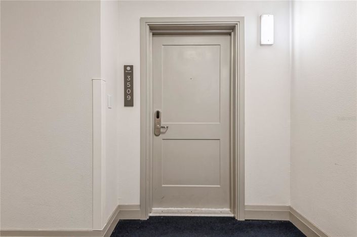 Image No.36-Propriété de 2 chambres à vendre à Winter Garden