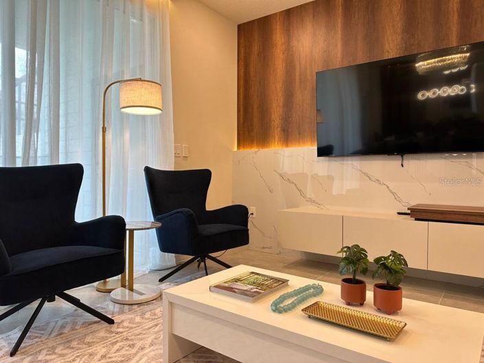 Image No.13-5 Bed Townhouse for sale