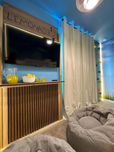 Image No.18-5 Bed Townhouse for sale