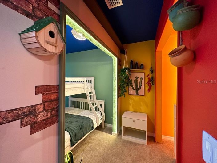 Image No.32-5 Bed Townhouse for sale