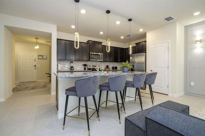 Image No.13-5 Bed Townhouse for sale