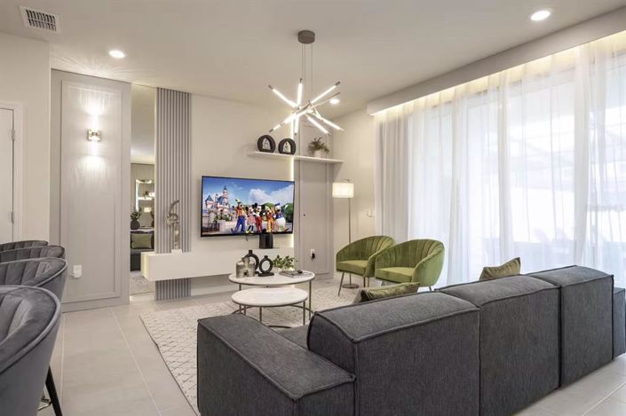 Image No.8-5 Bed Townhouse for sale