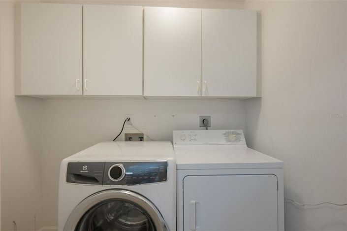 Image No.25-2 Bed Property for sale