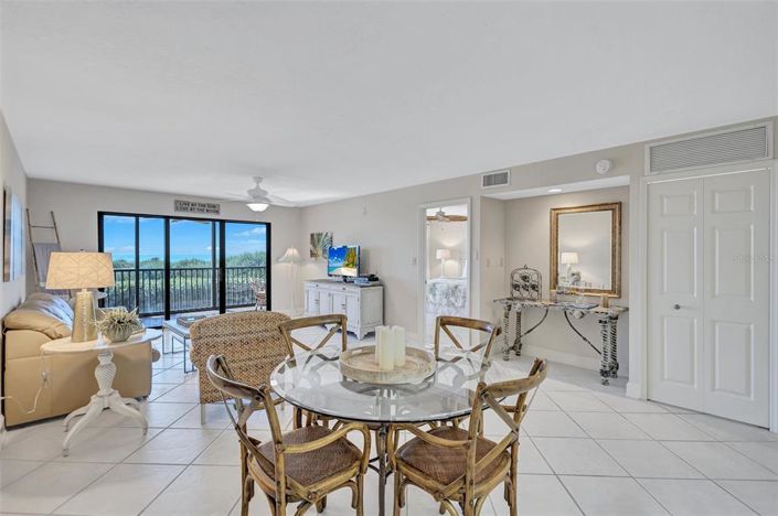 Image No.21-Propriété de 2 chambres à vendre à Sarasota