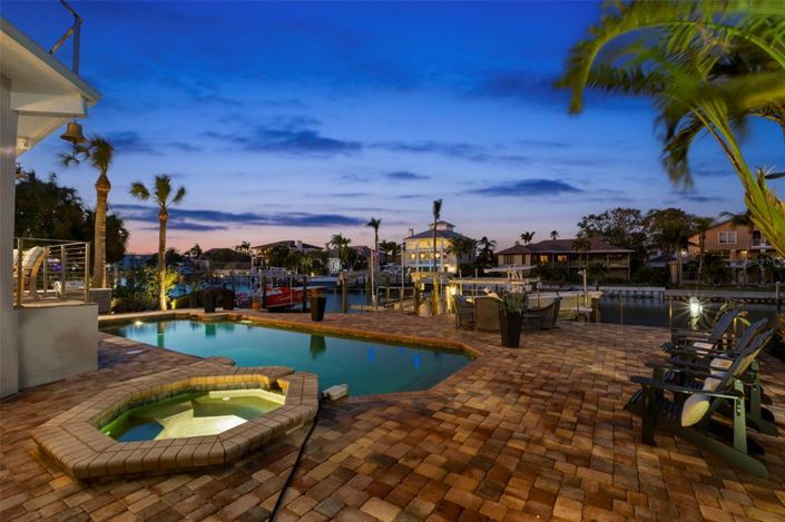 Image No.15-3 Bed Property for sale