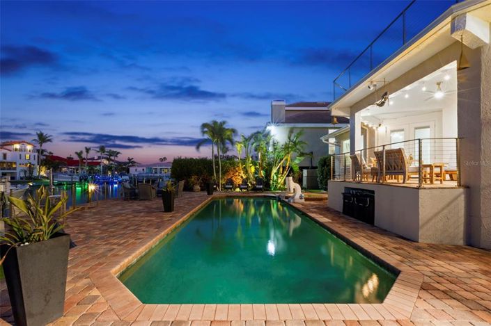 Image No.24-3 Bed Property for sale