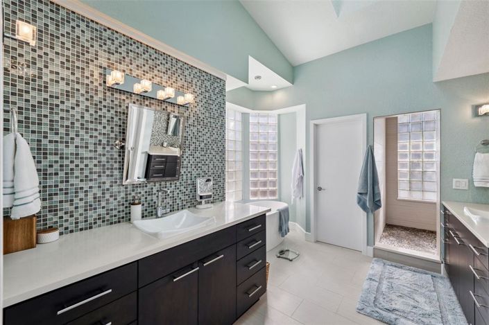 Image No.37-3 Bed Property for sale