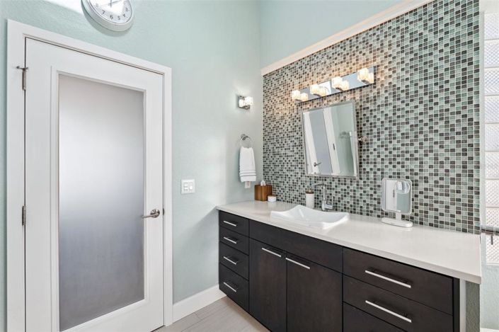 Image No.40-3 Bed Property for sale