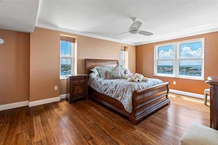 Image No.12-3 Bed Property for sale