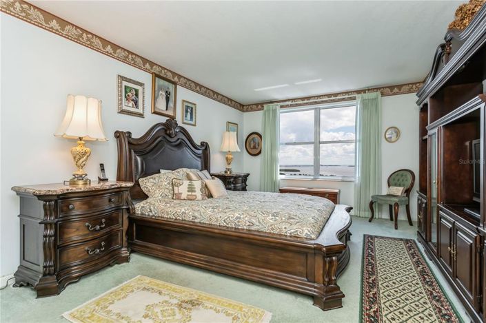 Image No.20-2 Bed Property for sale