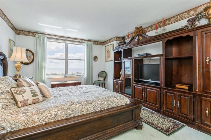 Image No.21-2 Bed Property for sale