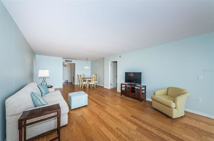 Image No.6-2 Bed Property for sale