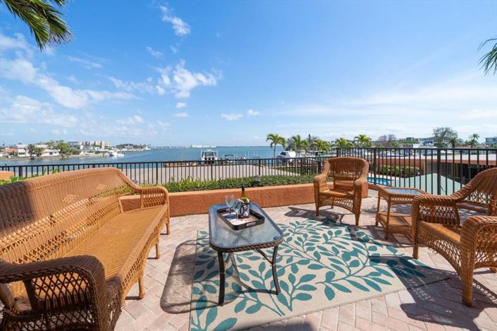 Image No.11-3 Bed Property for sale