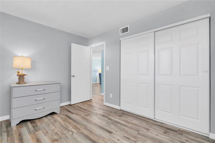 Image No.17-2 Bed Property for sale