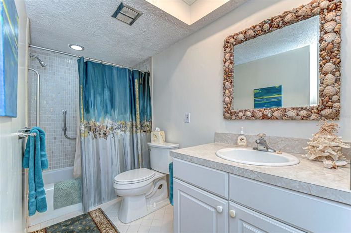 Image No.15-2 Bed Property for sale