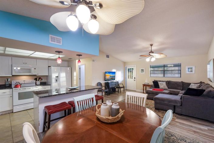 Image No.17-3 Bed Property for sale