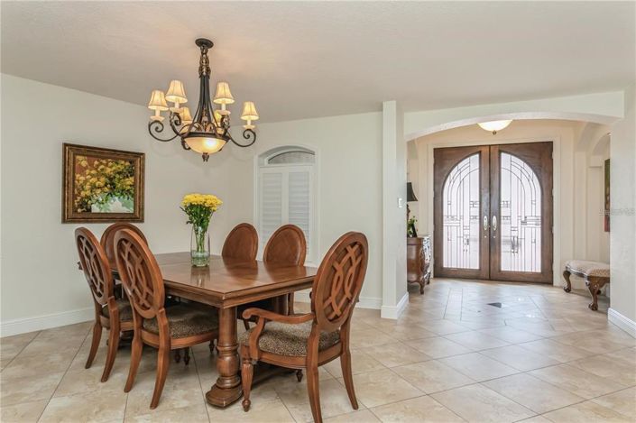 Image No.6-Propriété de 4 chambres à vendre à Treasure Island