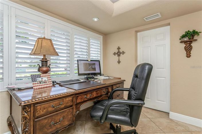 Image No.8-Propriété de 4 chambres à vendre à Treasure Island