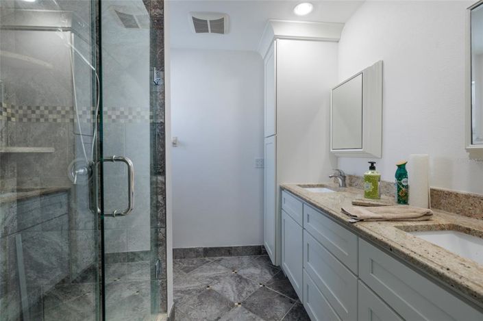 Image No.15-3 Bed Property for sale