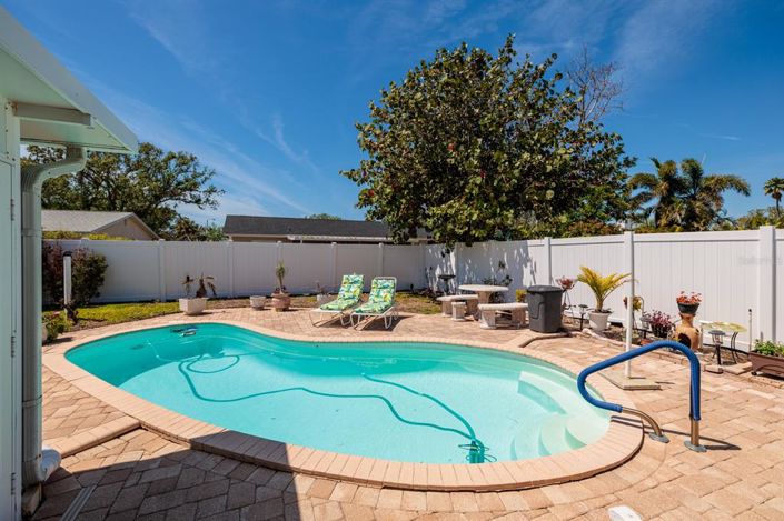 Image No.3-3 Bed Property for sale