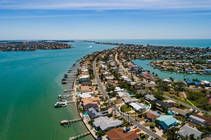 Image No.32-3 Bed Property for sale