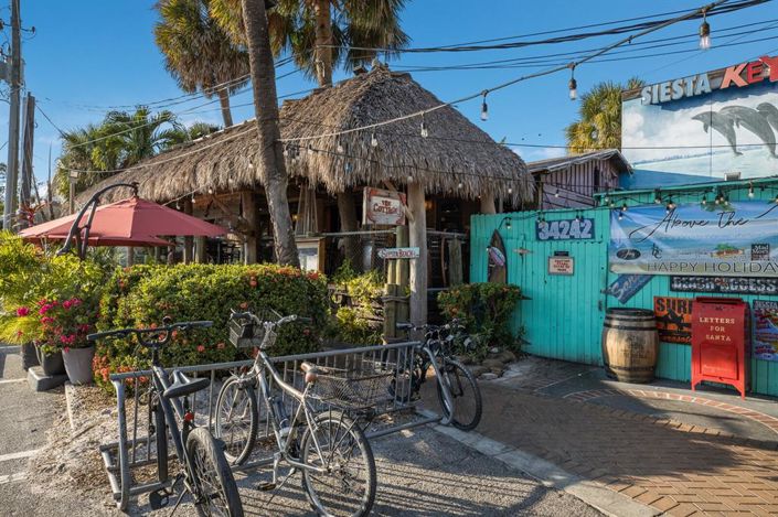 Image No.28-4 Bed Property for sale