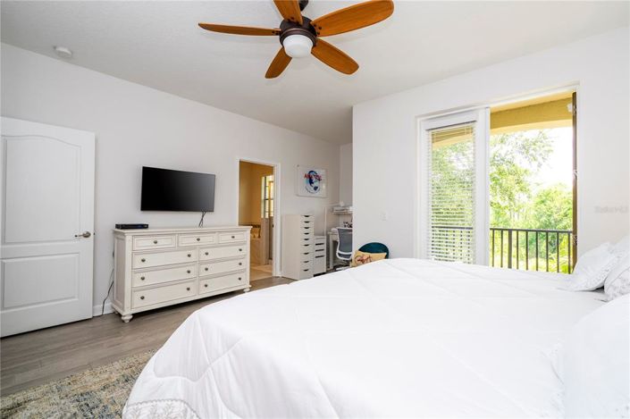 Image No.17-6 Bed Townhouse for sale