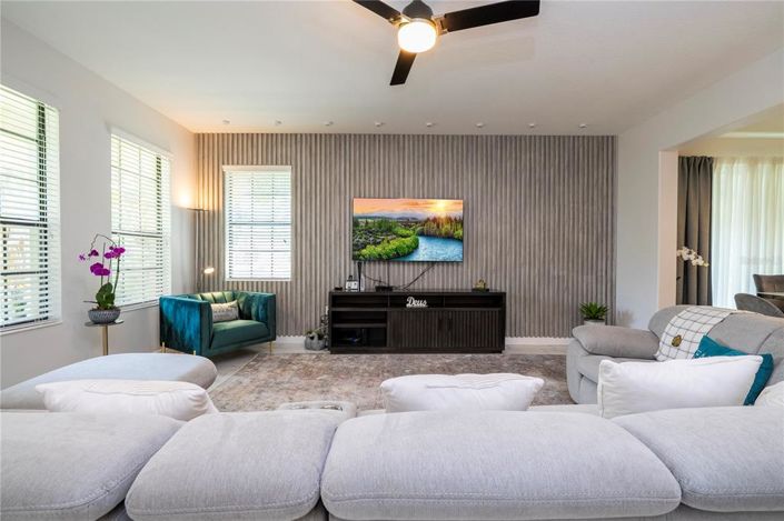 Image No.49-6 Bed Townhouse for sale