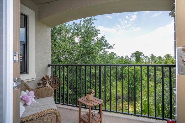 Image No.56-6 Bed Townhouse for sale