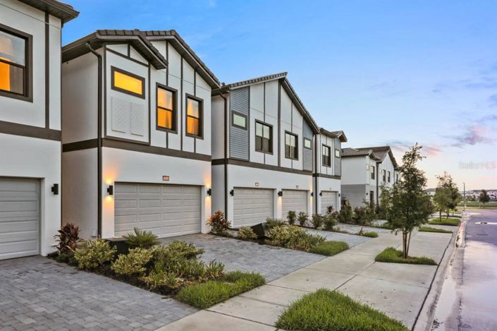 Image No.2-5 Bed Townhouse for sale