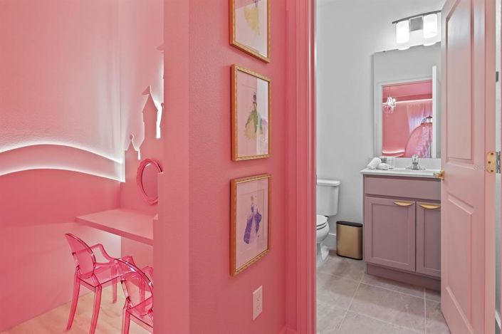 Image No.37-5 Bed Townhouse for sale