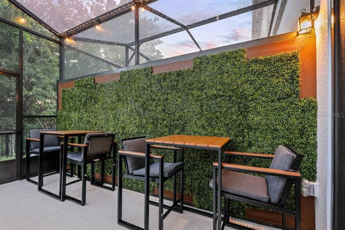 Image No.56-5 Bed Townhouse for sale