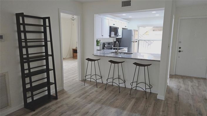 Image No.4-2 Bed Property for sale