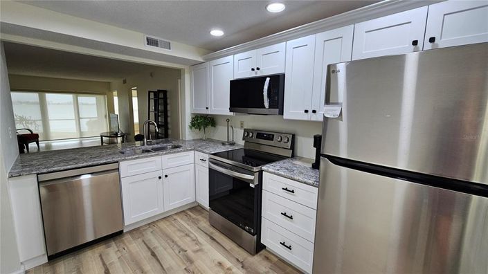 Image No.8-2 Bed Property for sale