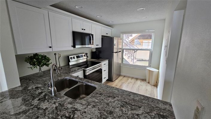 Image No.9-2 Bed Property for sale