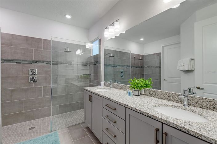 Image No.30-Propriété de 6 chambres à vendre à Reunion