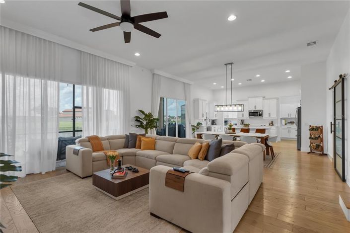 Image No.8-Propriété de 4 chambres à vendre à Kissimmee