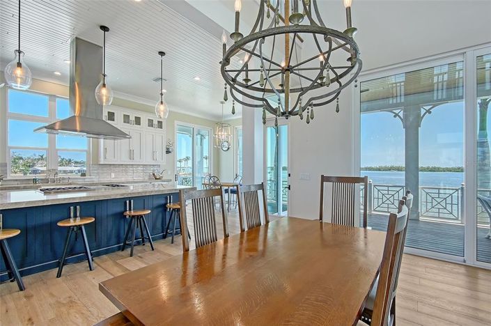 Image No.20-5 Bed Property for sale