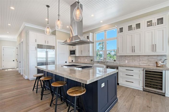 Image No.24-5 Bed Property for sale