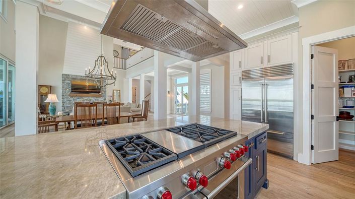 Image No.28-5 Bed Property for sale