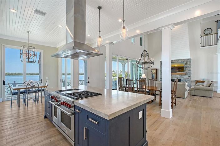 Image No.30-5 Bed Property for sale