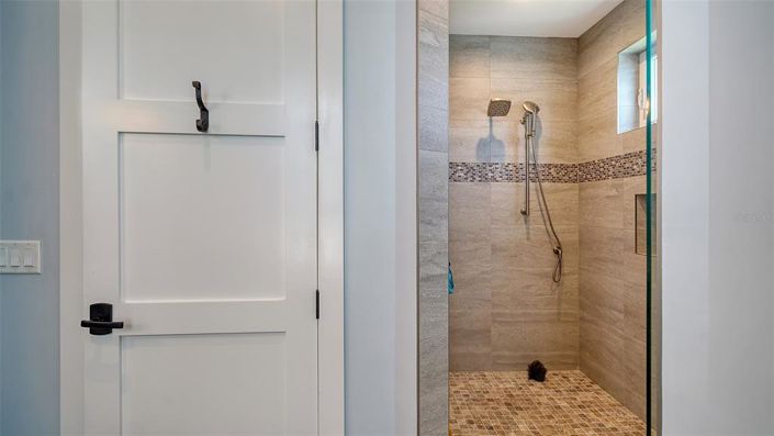 Image No.47-5 Bed Property for sale