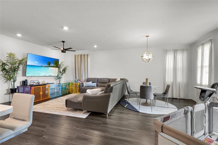 Image No.10-Propriété de 4 chambres à vendre à Davenport