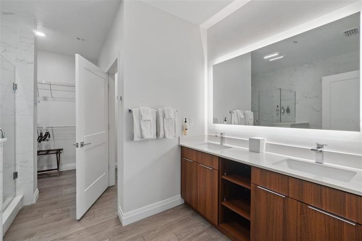 Image No.21-Propriété de 2 chambres à vendre à Winter Garden