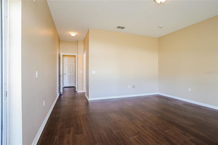 Image No.10-3 Bed Property for sale