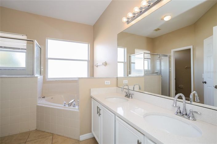 Image No.11-3 Bed Property for sale