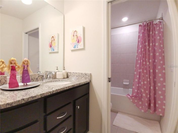 Image No.14-5 Bed Townhouse for sale