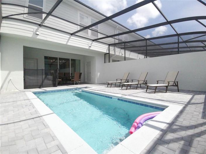 Image No.16-5 Bed Townhouse for sale