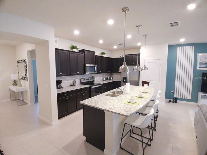 Image No.5-5 Bed Townhouse for sale